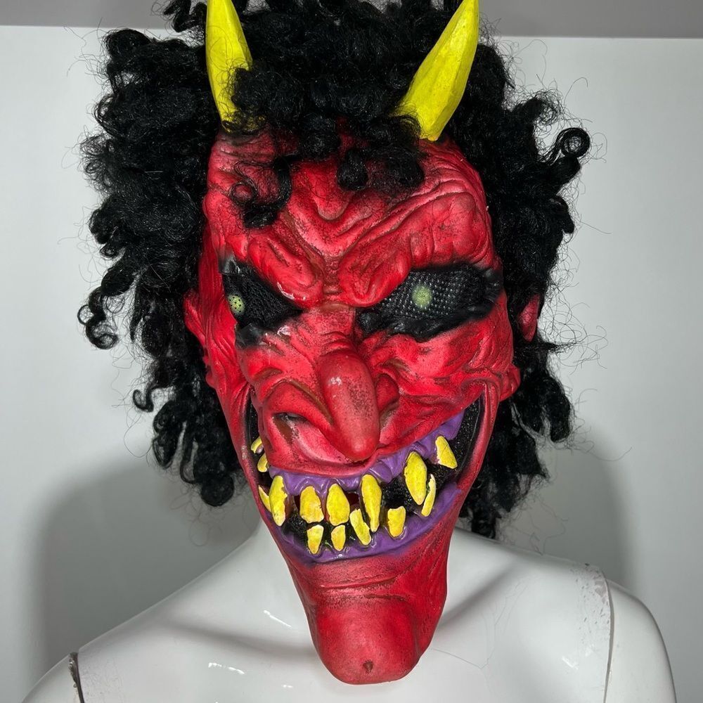 Rubber Devil/Satan‎ Scary Halloween Mask -- OS